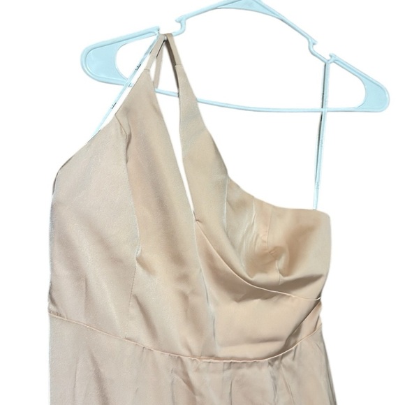 Lulu’s NWT Steal My Heart Champagne Satin Asymmetrical Maxi Evening Dress Size M - Picture 8 of 14